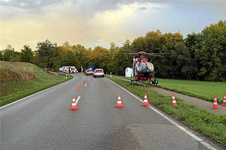 Auch ein Rettungshelikopter ist im Einsatz. Foto: 7aktuell.de | Kevin Lermer