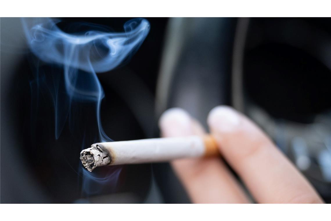 Zwei Drittel der Alltagshandlungen erfolgen per Autopilot Auch eine Sucht wie Rauchen ist letztlich eine Gewohnheit. (Symbolbild)