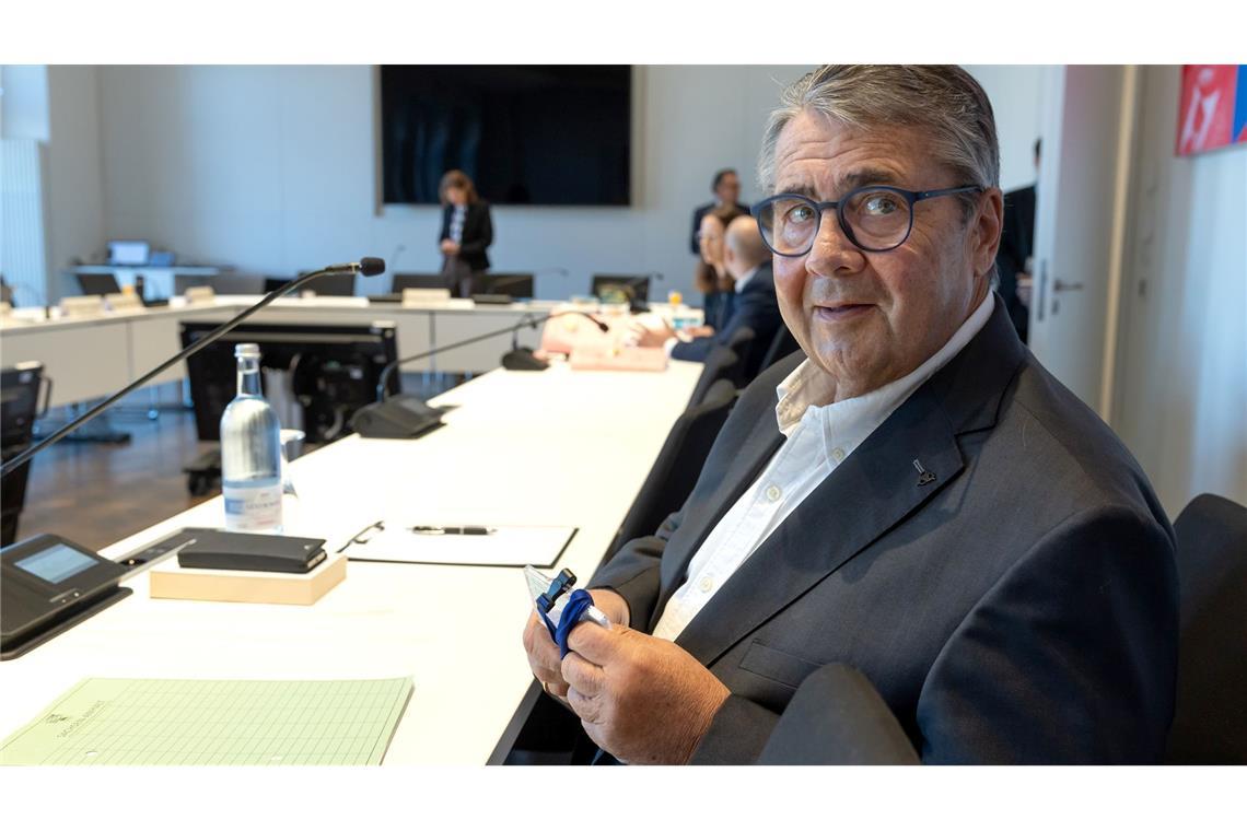 Auch Ex-Wirtschaftsminister Sigmar Gabriel sagte vor dem Untersuchungsausschuss zur Stiftung Klima- und Umweltschutz MV in Schwerin aus.