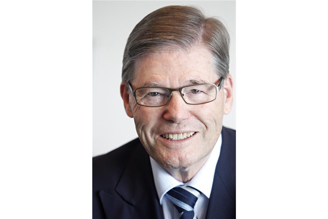 Auch gegen manche Widerstände im Unternehmen setzt Hermann Scholl auf die Elektronik als wichtiges Zukunftsfeld bei Bosch. Scholl steht ab 1993 an der Spitze des Unternehmens – in den zehn Jahren seiner Amtszeit baut er die Asien-Aktivitäten aus, unter anderem in China, Indien und Korea.