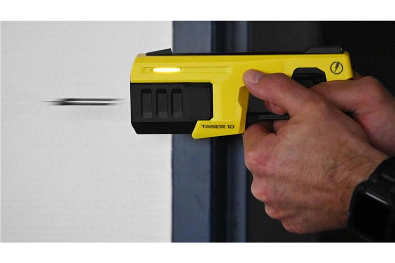 Auch im Südwesten sollen Streifenpolizisten Taser testen. (Symbolbild)