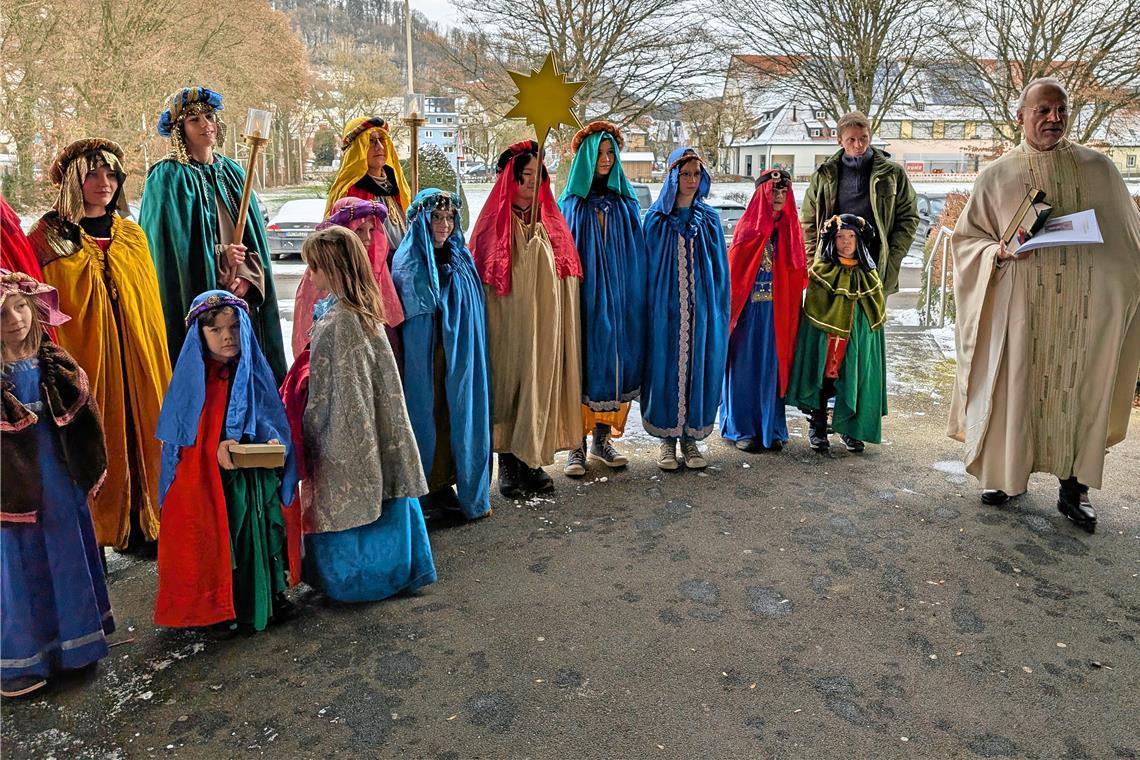 Auch in diesem Jahr haben die Sternsinger im oberen Murrtal bei ihren Hausbesuchen eine große Gastfreundschaft und Hilfsbereitschaft erfahren. Foto: privat