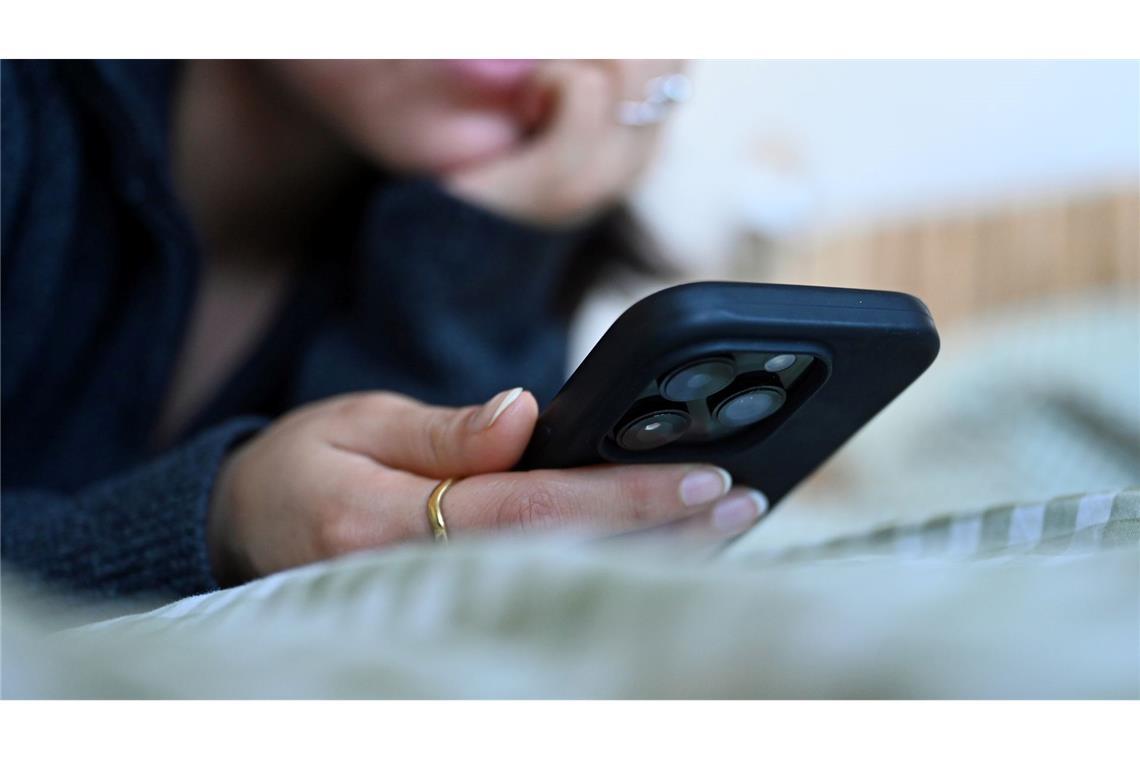 Auch in Großbritannien wird über ein Social-Media-Verbot diskutiert. (Archivfoto)