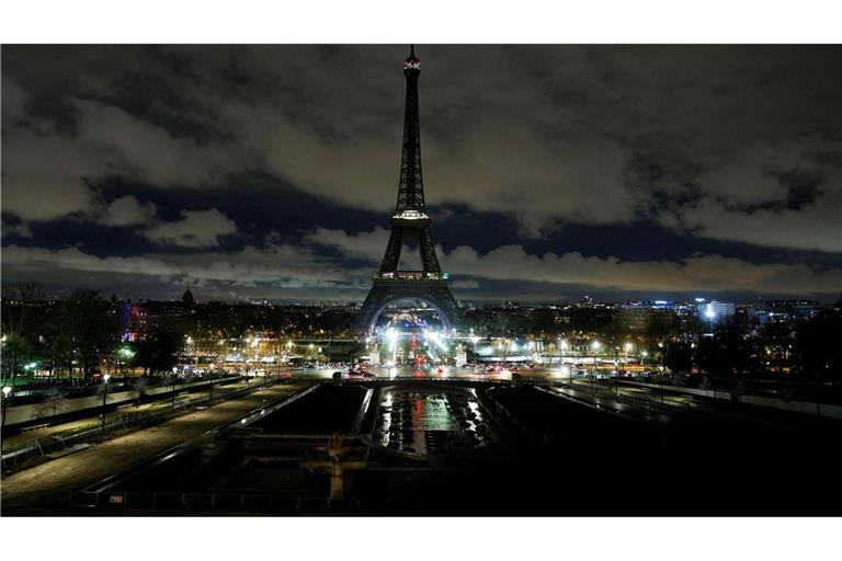 Auch in Paris fand die Earth Hour statt.