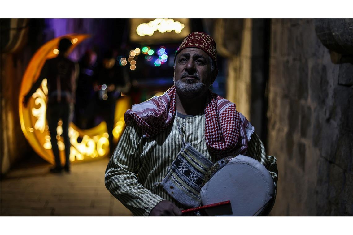 Weckrufe im Ramadan: Das Trommeln wird weniger Auch in Syriens Provinz Idlib kann man die misaharati noch in der Altstadt erleben. (Archivbild)