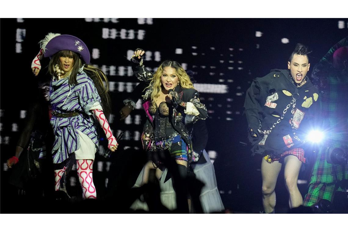 Auch Madonna (M) ist am 19. Juli bei der Halbzeitshow im WM-Finale dabei. (Archivbild)