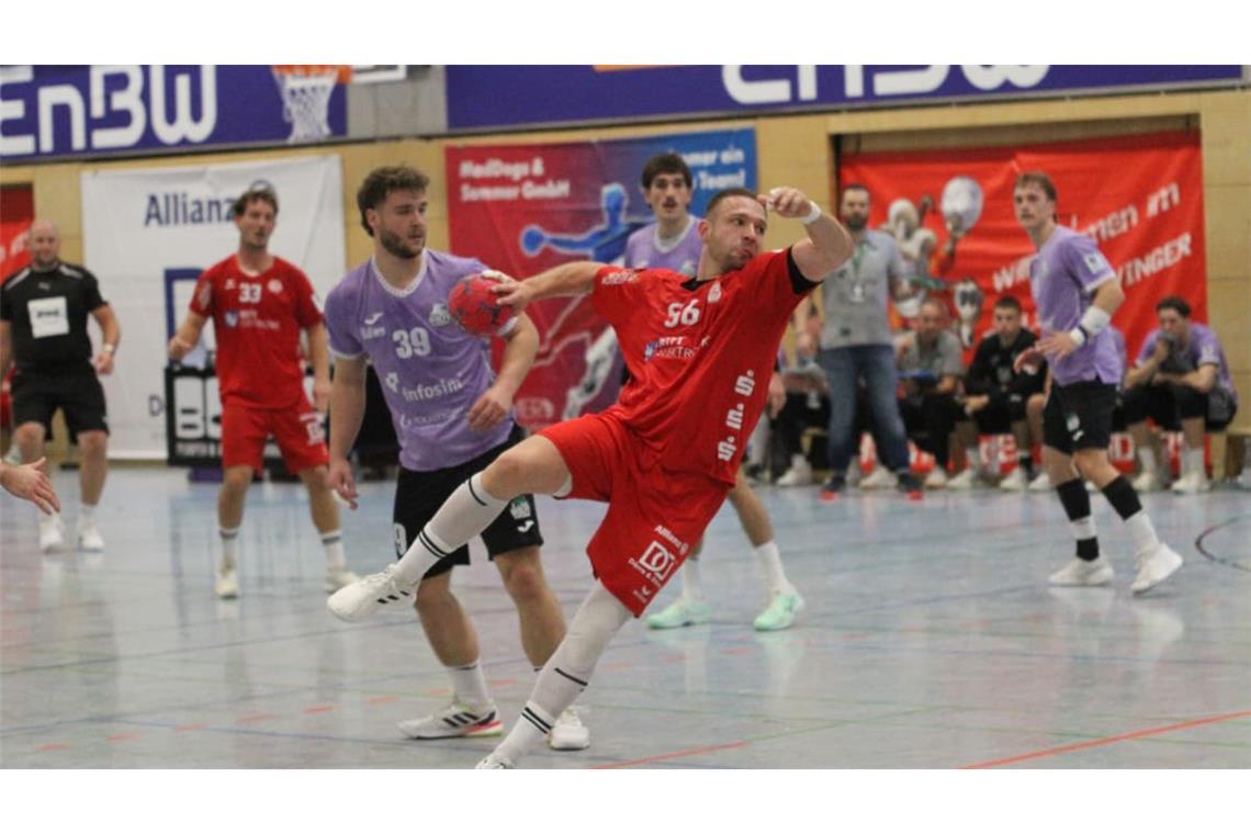 Auch Neuhausens Kapitän Simon Kosak macht in Kornwestheim ein gutes Spiel. 
