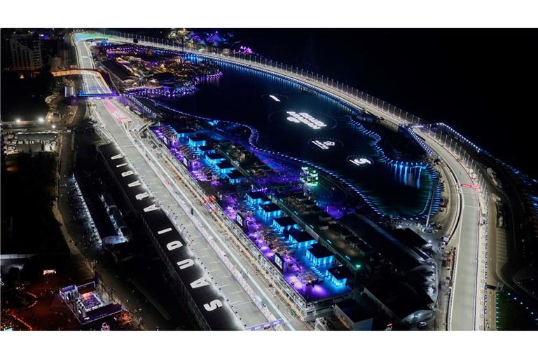 Auch Qualifying und Rennen finden unter Flutlicht statt.