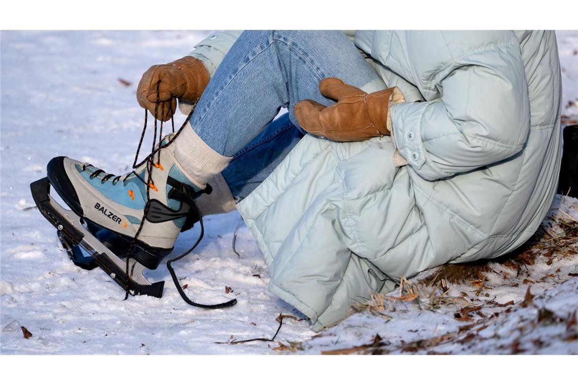Auch Schlittschuhe waren bei vielen Händlern gefragt. (Symbolbild)