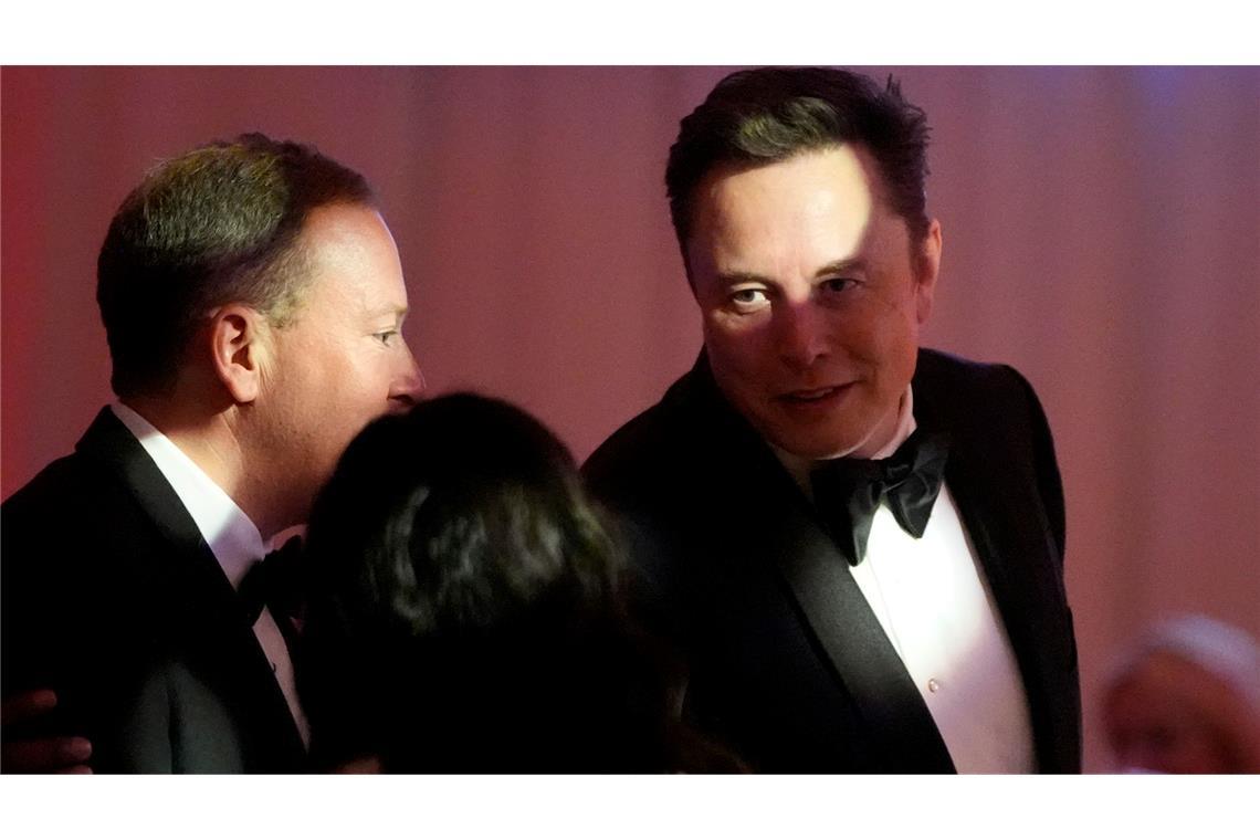 Trump feiert Gala mit Regierungskandidaten und Promis Auch Tech-Milliardär Elon Musk, für den Trump eine externe Berater-Rolle vorgesehen hat, war dabei.