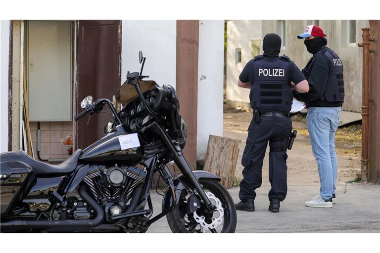 Auch wenn das "Chapter" in Leverkusen im Fokus stand, durchsuchten die Beamten Wohnungen und Geschäftsräumen von Vereinsmitgliedern und Unterstützern in ganz NRW.