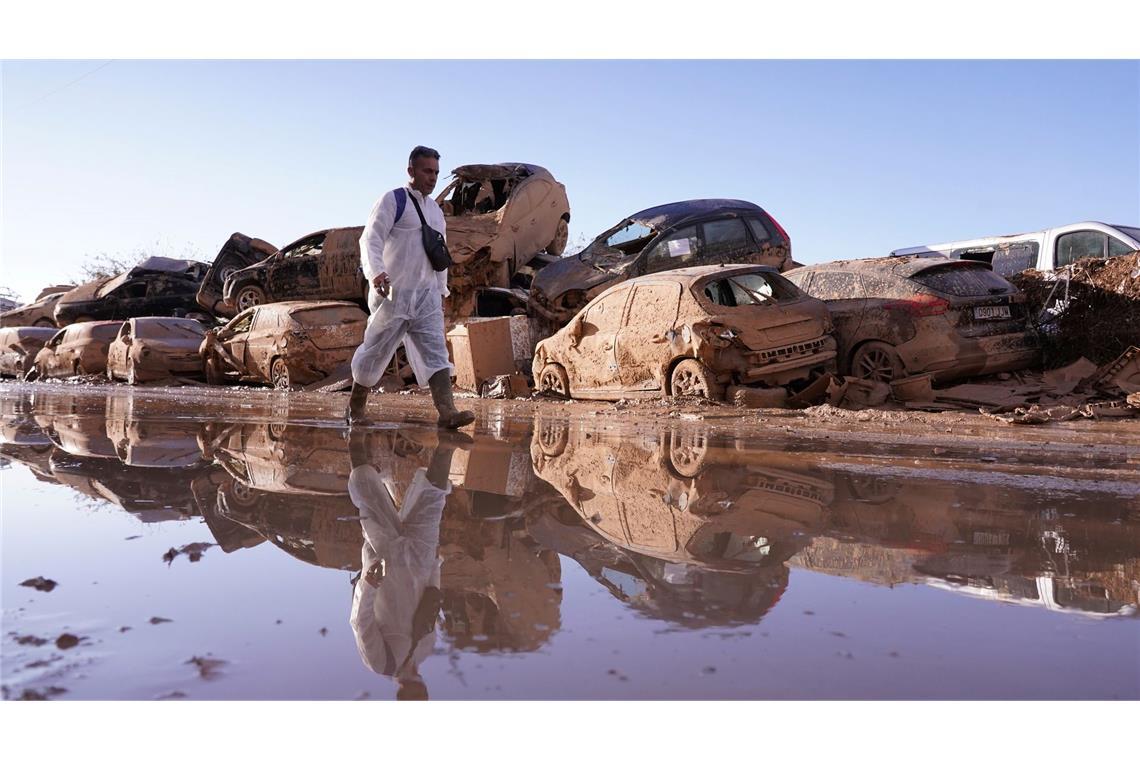 Neue Unwetter in Spanien: Málaga teils unter Wasser Auch zwei Wochen nach dem Jahrhundert-Unwetter ist kein Ende der Aufräumarbeiten in Sicht.