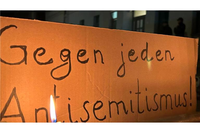 Auf Bundesebene und auch in den Ländern gibt es in Deutschland Beauftragte, die sich um die Bekämpfung von Antisemitismus kümmern. (Symbolbild)