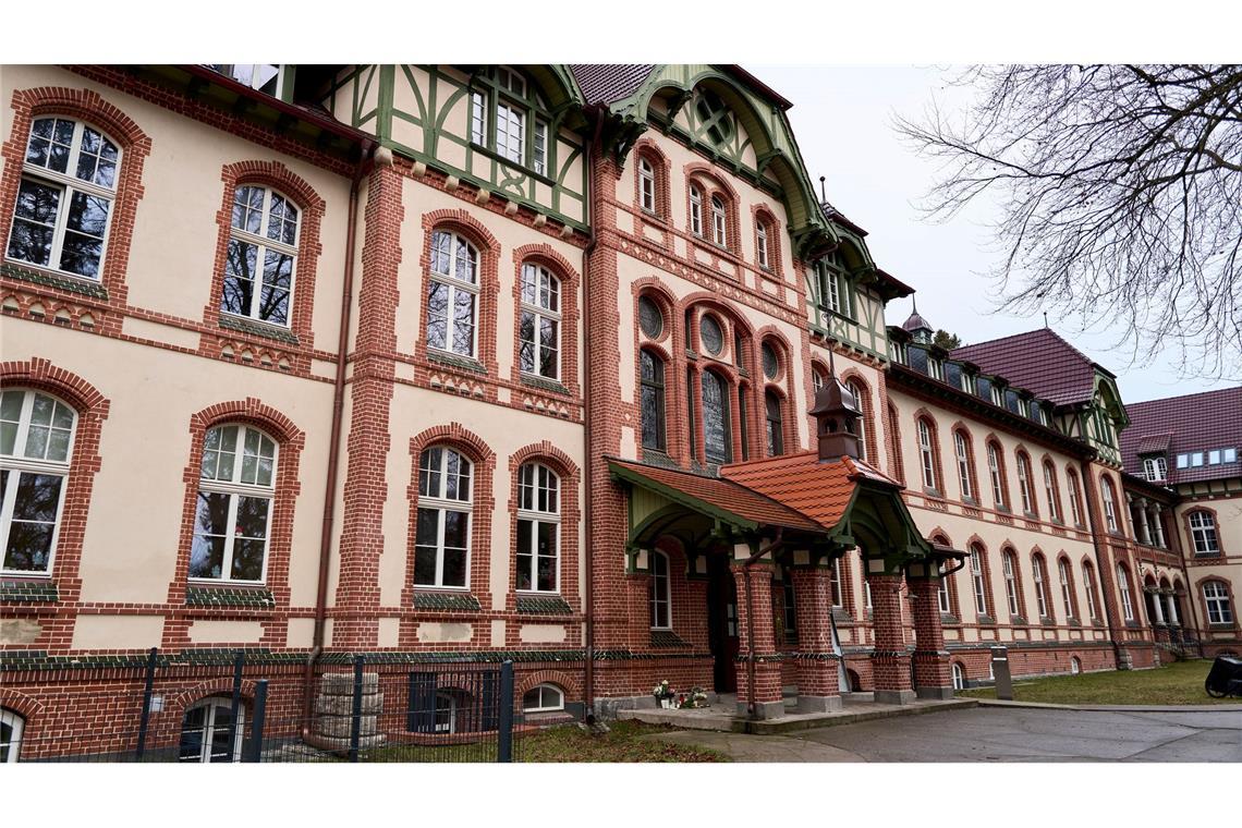 Schock in Kleinstadt: Mann gesteht zwei Gewalttaten Auf dem Areal mit Wohnungen in Beelitz-Heilstätten haben sich innerhalb einiger Tage zwei Gewaltverbrechen ereignet.