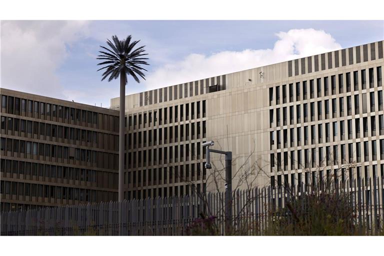 Auf dem Bild ist der Hauptsitz des Bundesnachrichtendienstes BND in Berlin zu sehen. (Archivbild)