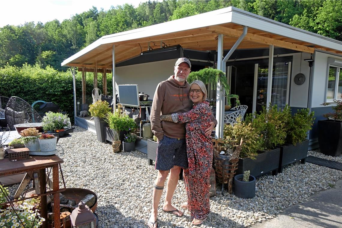 Auf dem Campingplatz in Fornsbach haben Monika und Ingo Wiesner ihr Glück gefunden. Foto: Sonja Alexa Vollmann