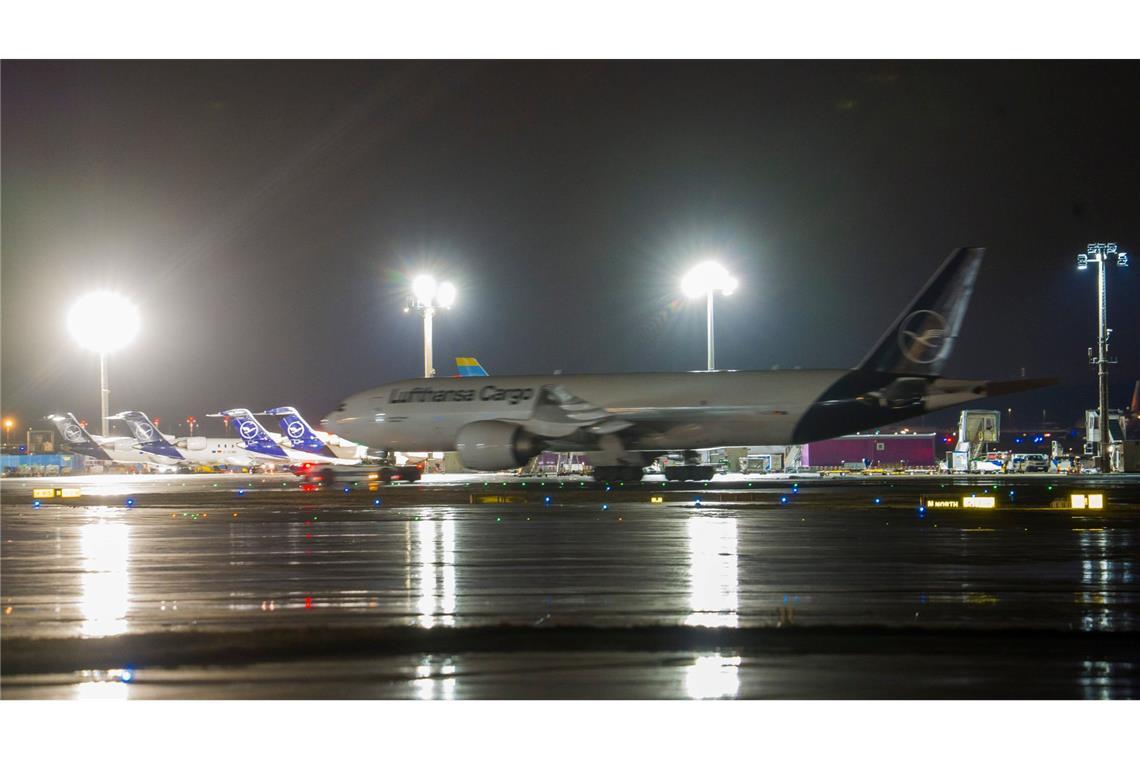 Auf dem Frankfurter Airport herrscht weitgehend winterlicher Normalbetrieb.
