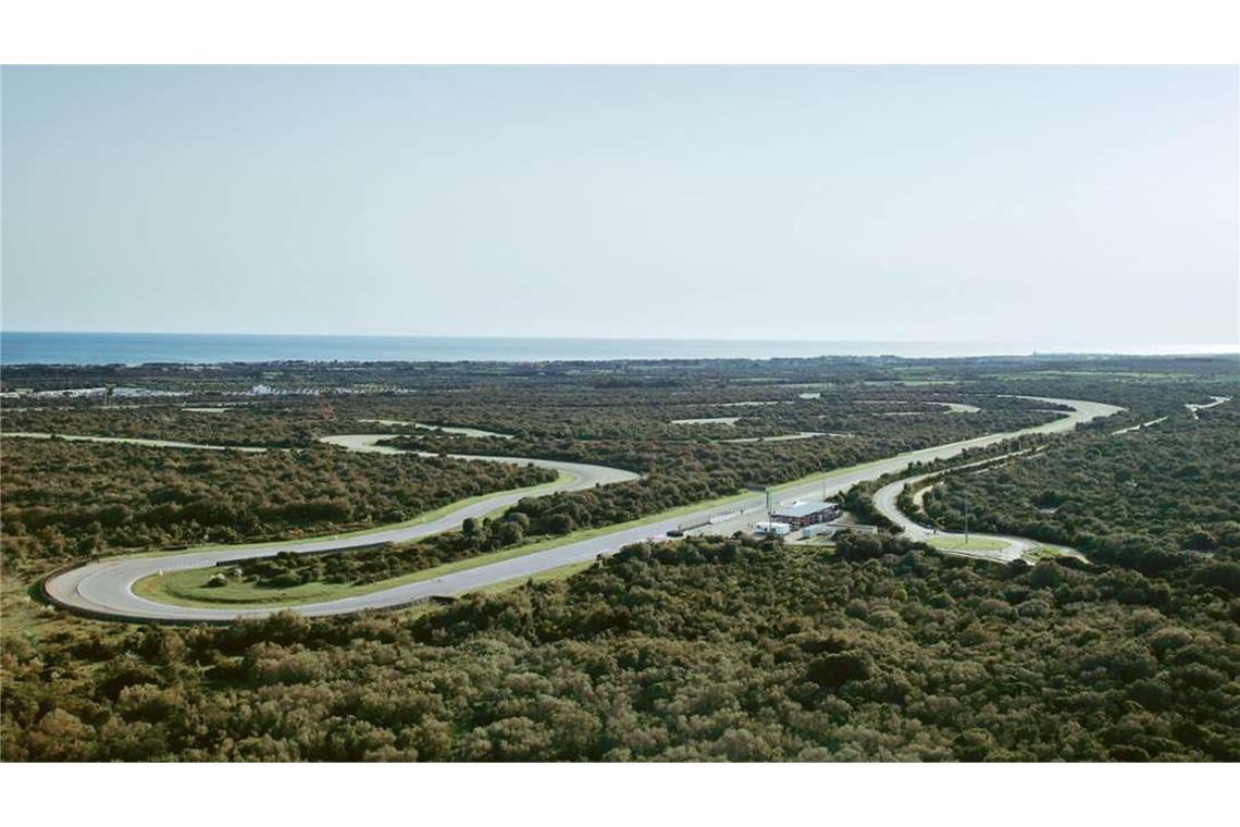 Porsche gibt Ausbaupläne für Teststrecke in Süditalien auf Auf dem Kurs in Nardò testet Porsche Fahrzeuge. Das Testzentrum sollte eigentlich ausgebaut werden.