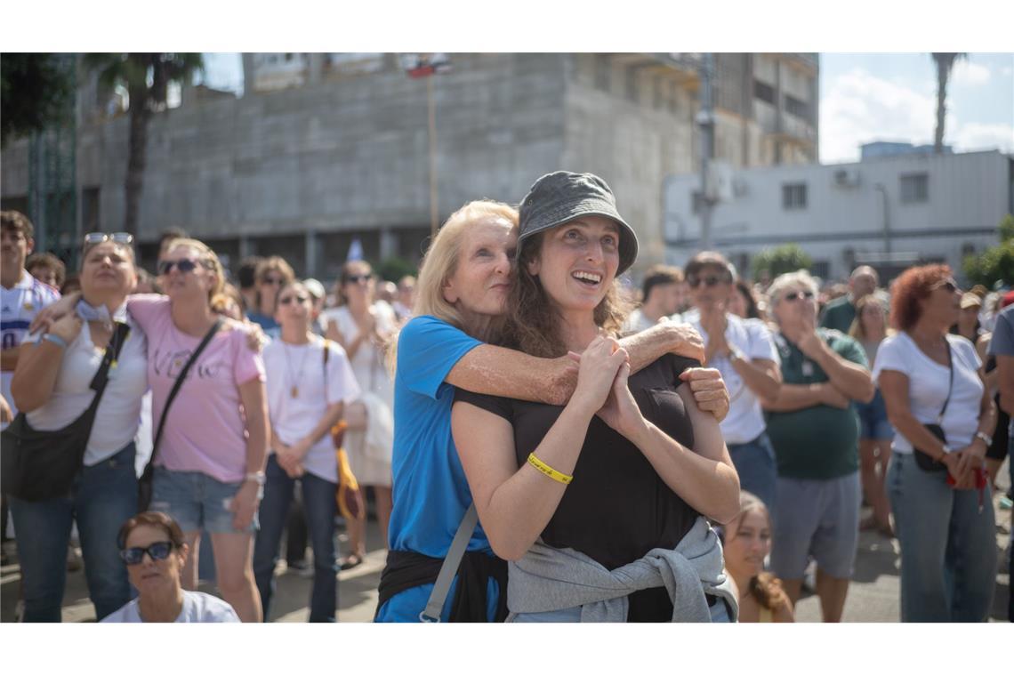 Auf dem "Platz der Geiseln" wurde die Freilassung gefeiert.