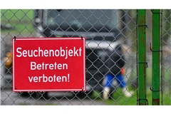 Auf dem Pommernhof in Zarnewanz im Landkreis Rostock ist die Vogelgrippe auch bekannt als Geflügelpest ausgebrochen. Über 13 000 Enten mussten hier getötet werden.