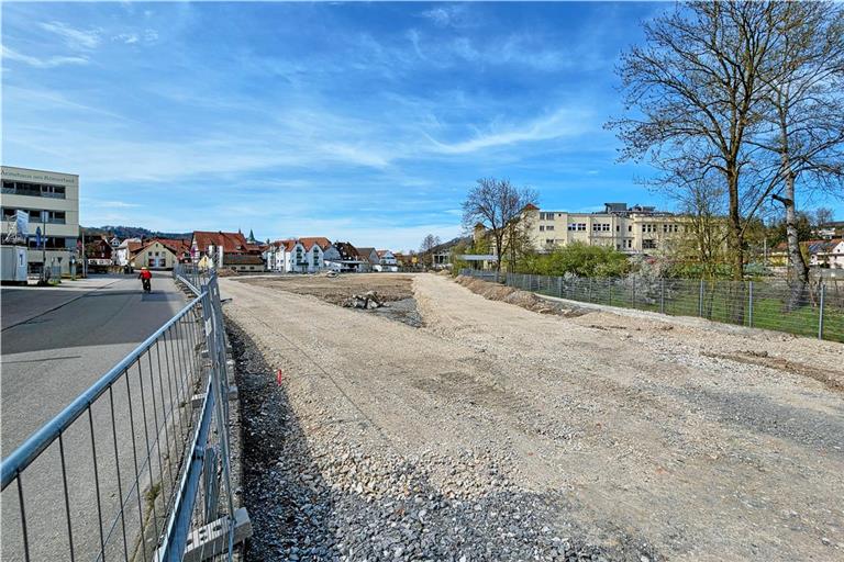 Auf dem Schweizer-Areal entstehen Mehrfamilienhäuser mit 72 Wohnungen. Der Gemeinderat hat nun grundsätzlich entschieden, das Gebäude zu kaufen, in dem ein Kindergarten eingerichtet werden soll. Foto: Stefan Bossow