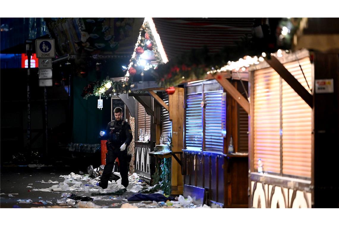 "Katastrophe" - Tote und Verletzte bei Anschlag in Magdeburg Auf dem Weihnachtsmarkt in Magdeburg ist ein Autofahrer in eine Menschengruppe gefahren.