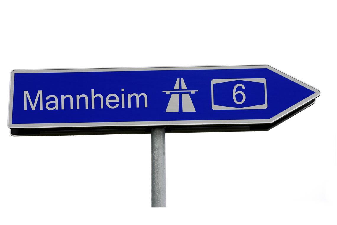 A6-Sperrung wegen Bauarbeiten geplant Auf der A6 wird in der Nähe von Mannheim gebaut.