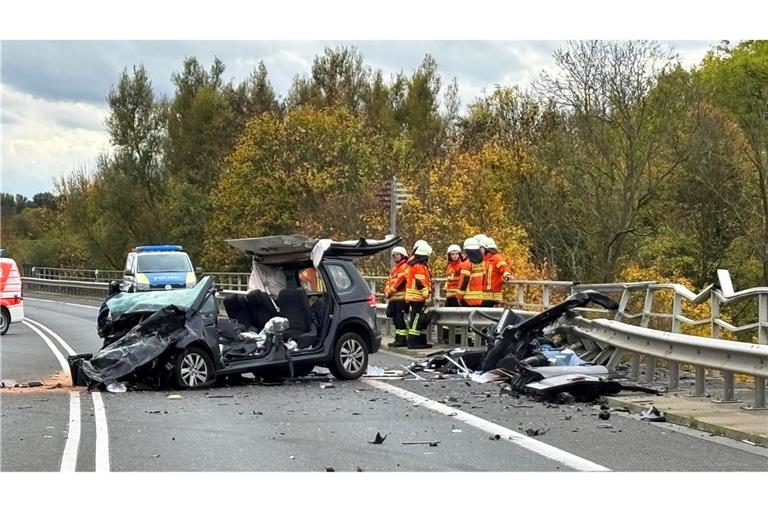Auf der Bundesstraße 4 hat es einen schweren Unfall gegeben.