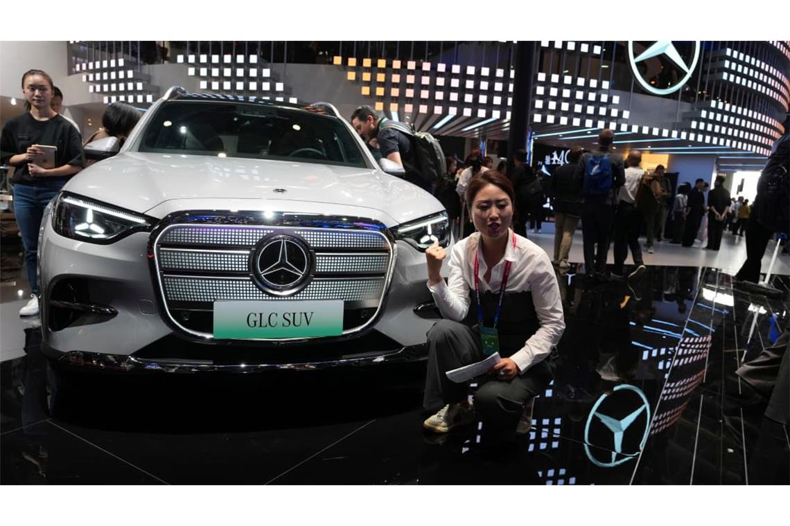 Auf der internationalen Automesse in China präsentierte Mercedes den neuen GLC SUV. Chinas Markt ist wegen seiner Größe für die deutschen Autohersteller sehr wichtig - zugleich ist die Konkurrenz durch heimische Hersteller extrem groß.