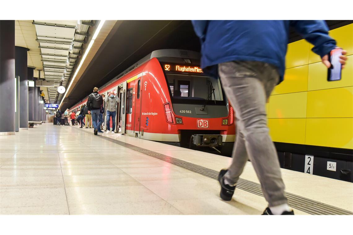 Fünf Wochen nachts keine S-Bahn in der Innenstadt Auf der Stammstrecke im S-Bahn-Tunnel werden neue Gleise verlegt.