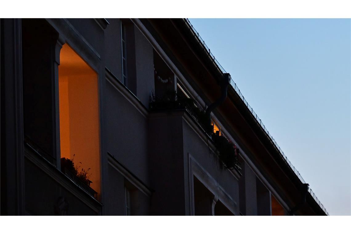 Auf der Suche nach einer neuen Wohnung bewarb sich eine Frau 2022 per Internetformular auf ein Inserat.