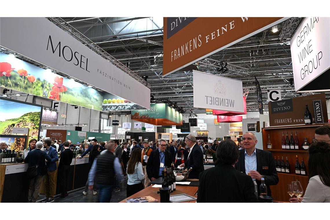 Auf der Weinmesse Prowein ist viel los.