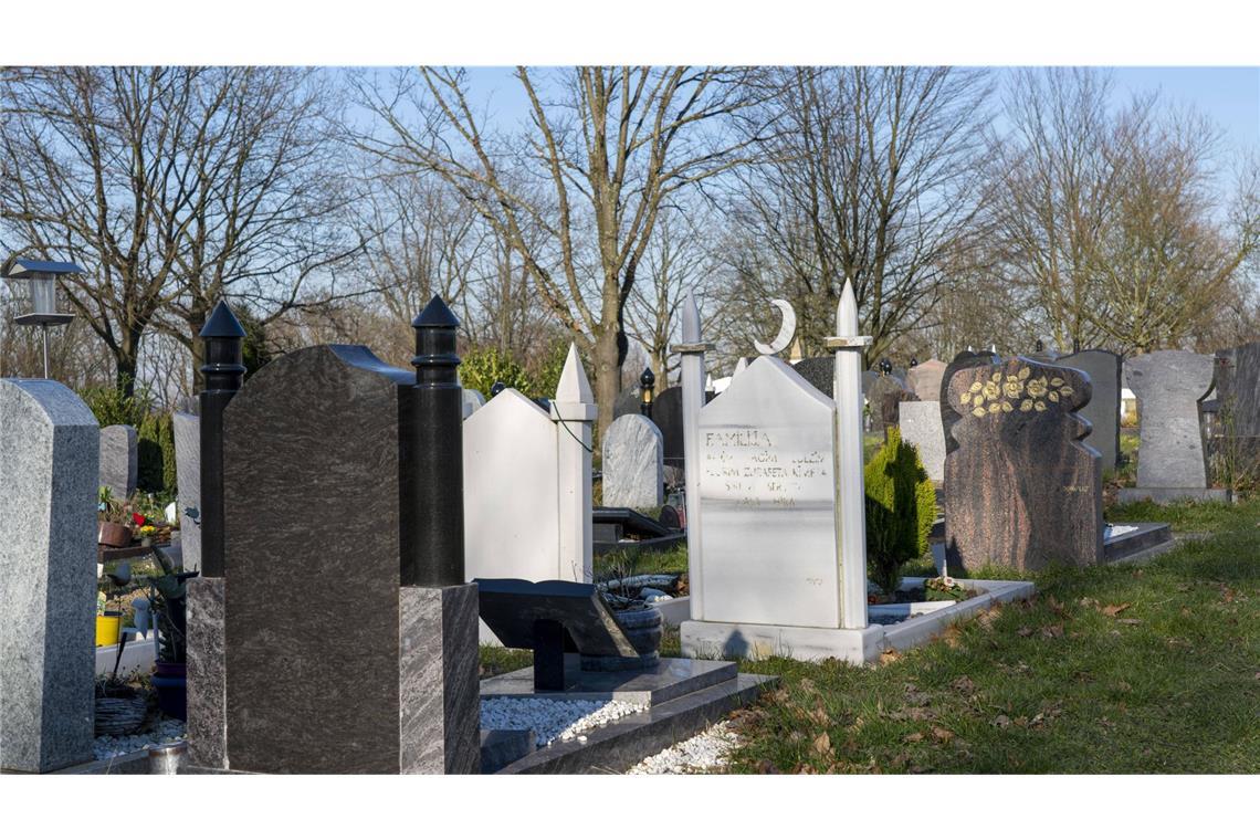 Gräber auf islamischer Bestattungsstätte in Essen geschändet Auf einem Essener Friedhof sind Gräber auf einer islamischen Bestattungsstätte geschändet worden (Archivfoto).