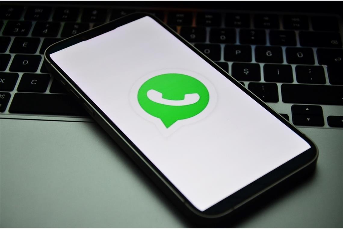 Auf diesen iPhones wird die App im Mai abgeschaltet Auf einigen iPhones wird WhatsApp ab Mai nicht mehr laufen.
