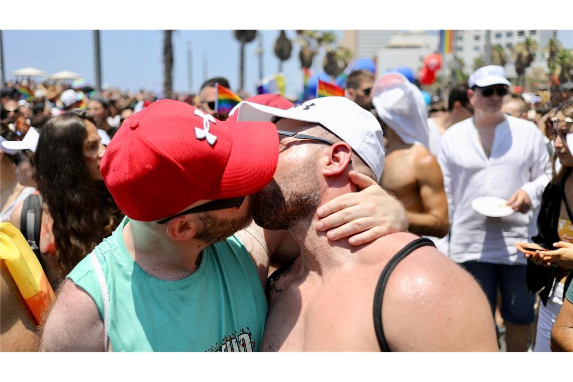 Diskriminierung von HIV-Gefährdeten behindert Aids-Kampf Auf Gay-Pride-Paraden protestieren die Teilnehmer gegen Diskriminierung.