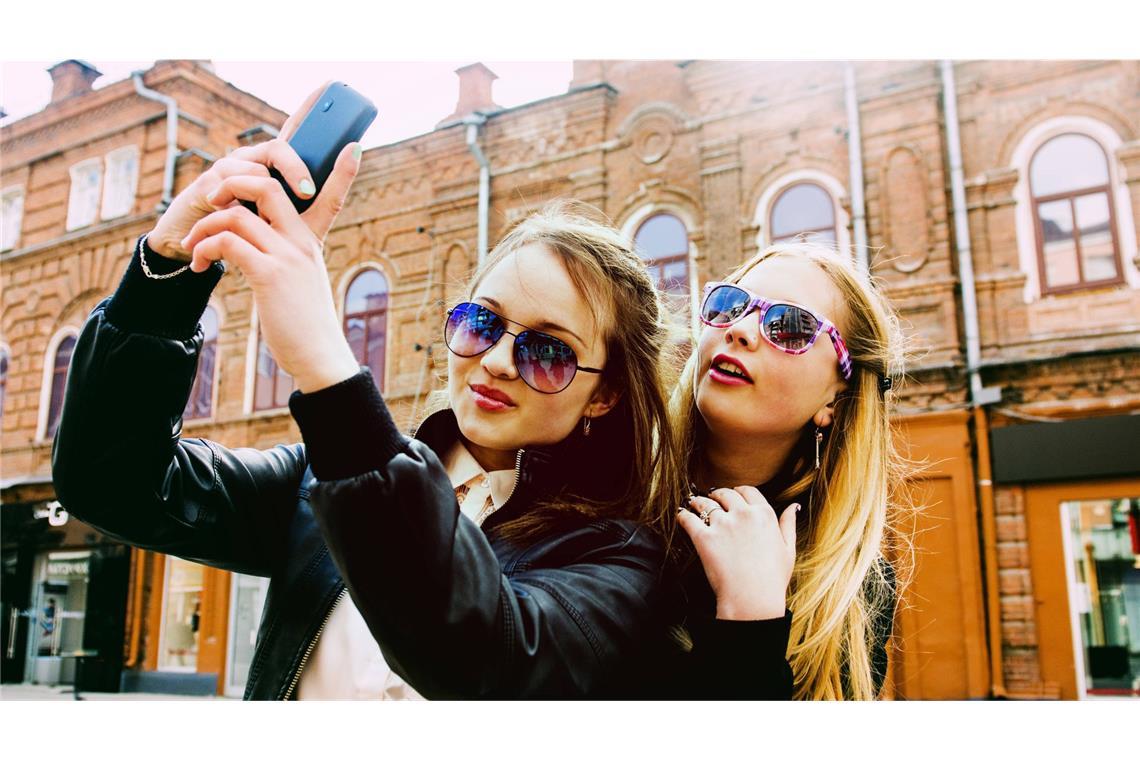 Auf Instagram feiern Nutzer nostalgische Rückblicke auf 2016 – ungefiltert und fernab der heutigen Perfektion (Symbolfoto).