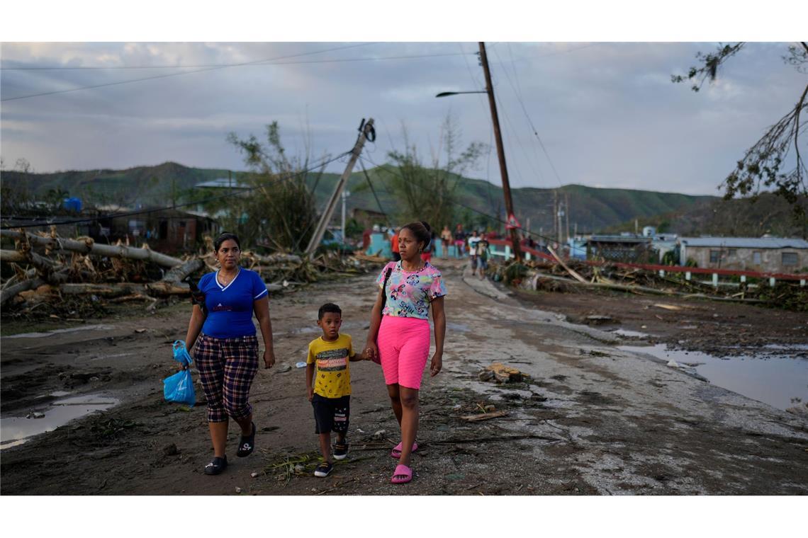 Auf Jamaika zerstörte der Sturm Häuser und riss zahlreiche Bäume und Strommasten um.