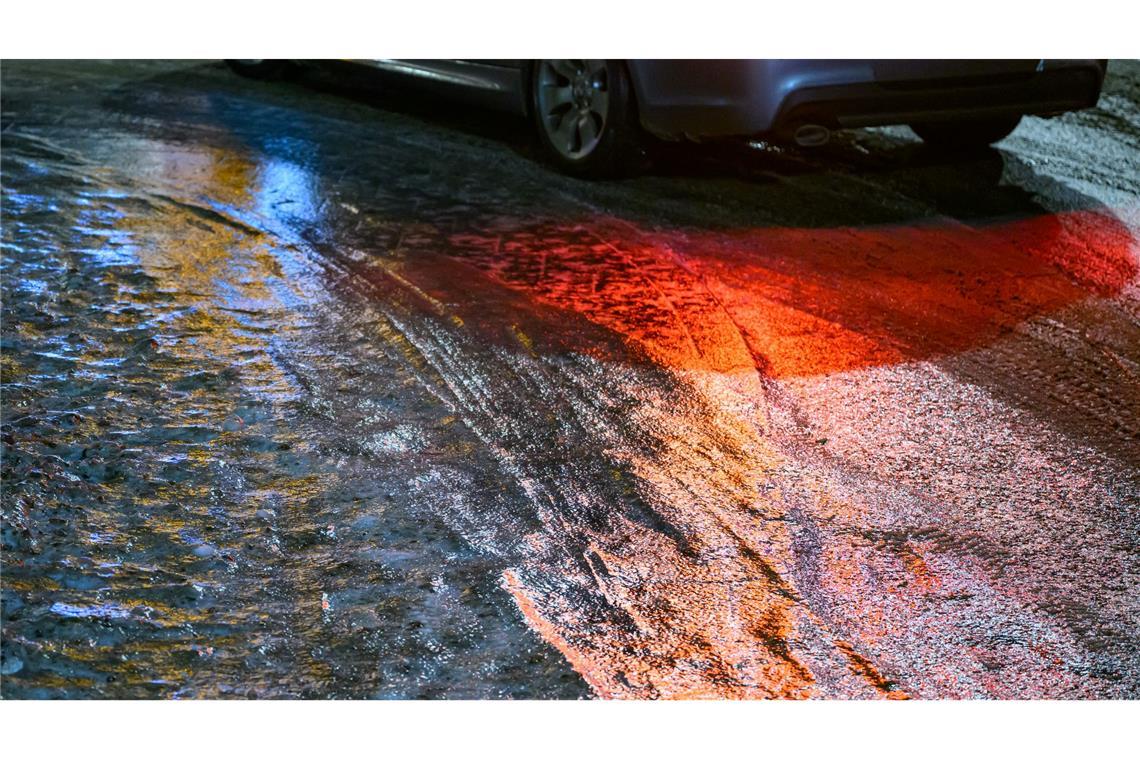 Auf vereisten Straßen galt am Morgen höchste Vorsicht.