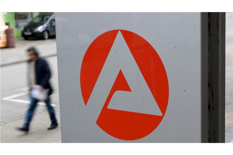 Aufgrund hoher Ausgaben etwa für Arbeitslosengeld braucht die Bundesagentur für Arbeit in diesem Jahr voraussichtlich ein milliardenschweres Darlehen. (Symbolbild)