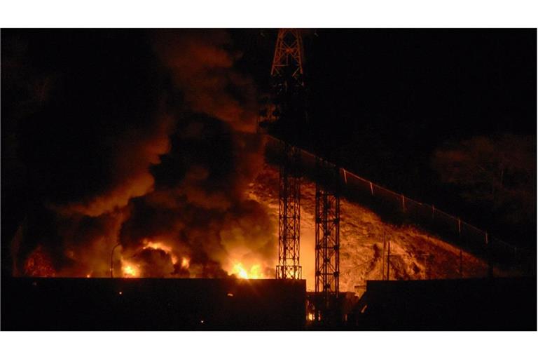Aufnahme soll einen Brand in Fuerte Tiuna, dem wichtigsten Militärstützpunkt des Landes, zeigen.