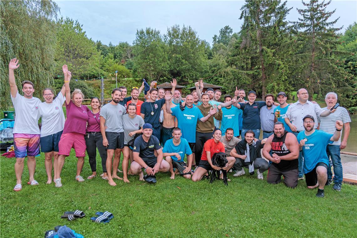 Auftakt des Sommernachtsfestes mit dem Waldsee-Triathlon. Einige Teilnehmer und ...