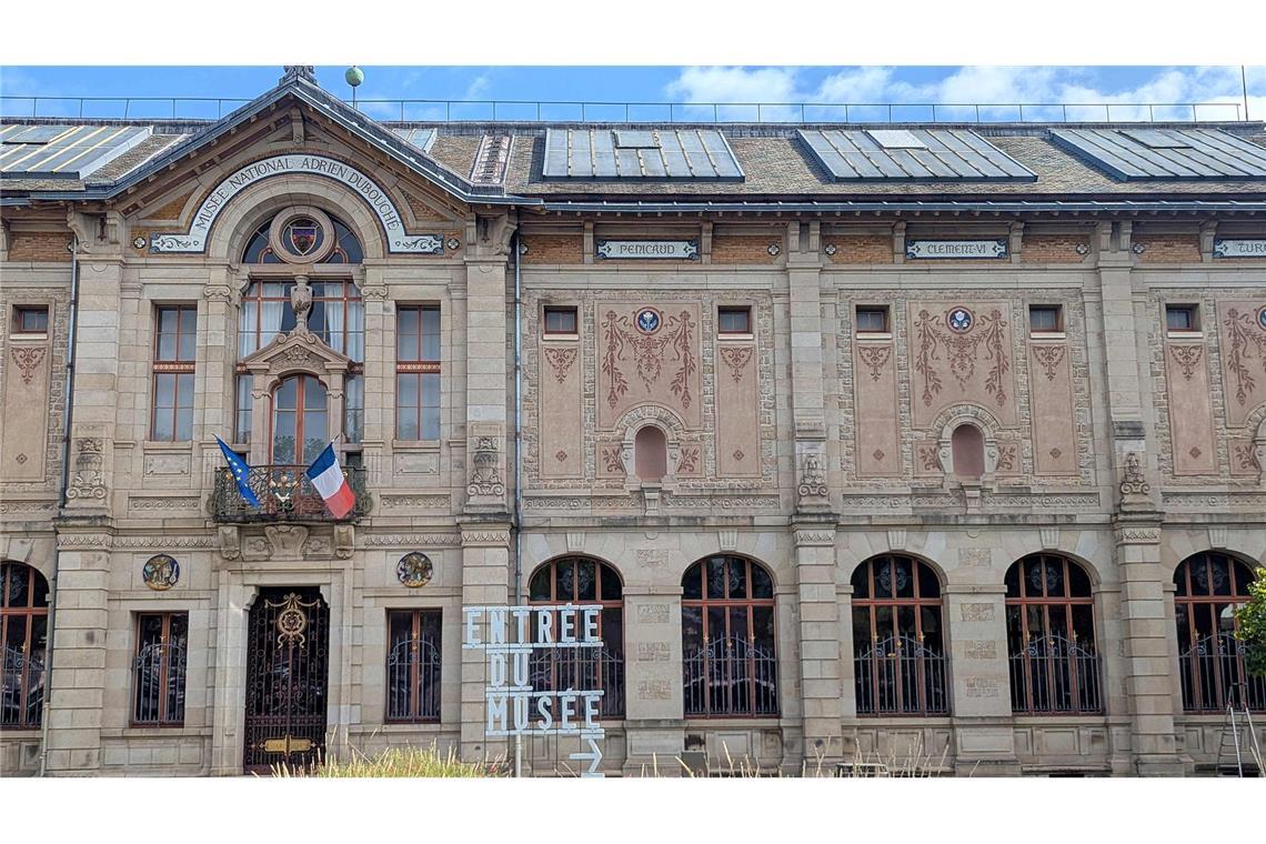 Louvre-Direktorin bot Rücktritt an - Ministerin lehnte ab Aus dem Porzellanmuseum Musée National Adrien Dubouche in Limoges wurden drei Objekte gestohlen. (Archivbild)