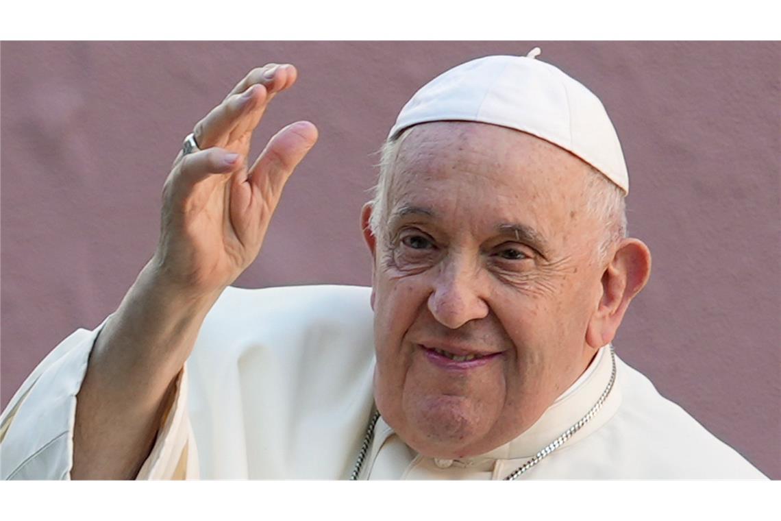 Papst Franziskus wird noch immer behandelt Aus dem Umfeld des Papstes heißt es, dass der Gesundheitszustand weiter kritisch sei (Archivbild).