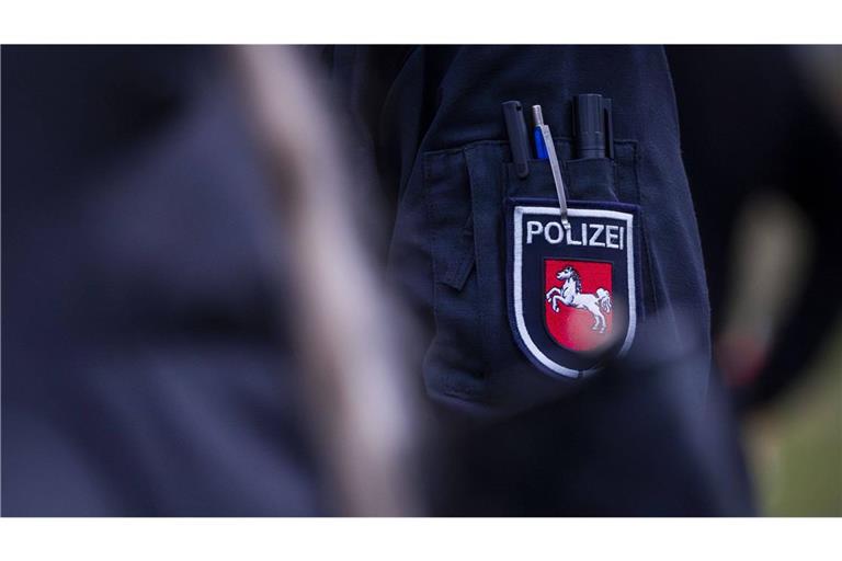 Aus den Boxen auf dem Weihnachtsmarkt in Otterndorf (Kreis Cuxhaven) soll rechtsradikale und jugendgefährdende Musik ertönt sein, so die Polizei (Symbolbild).