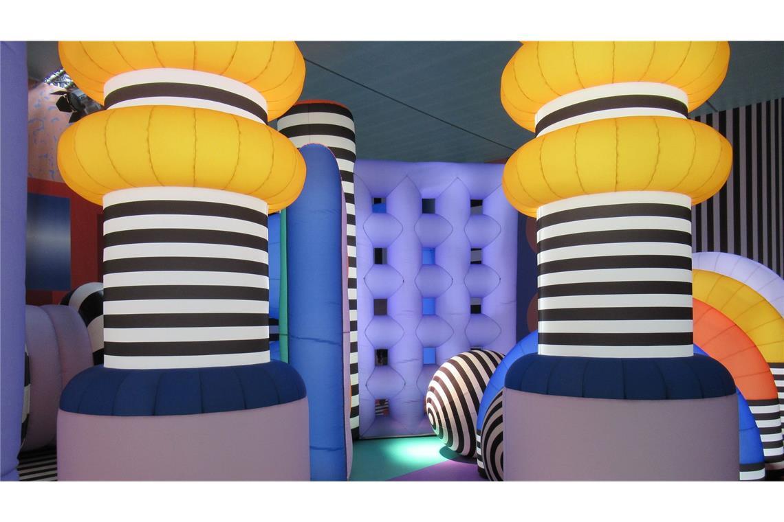 Eintauchen, Aufblasen, Abdrücken: Kunst für die Selfie-Ära? Aus der Ausstellung "Euphoria" im Ballon-Museum in Paris.
