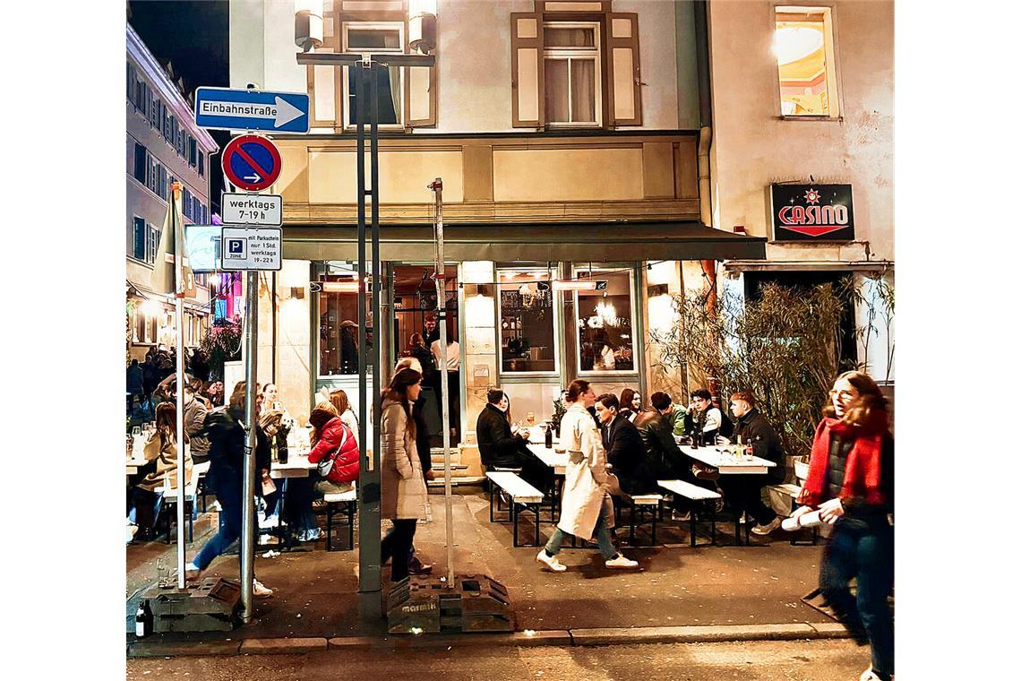 Altstadt soll auch tagsüber belebt werden Aus der Puf-Bar am „Eingang“ der Altstadt wird die Kado-Bar.