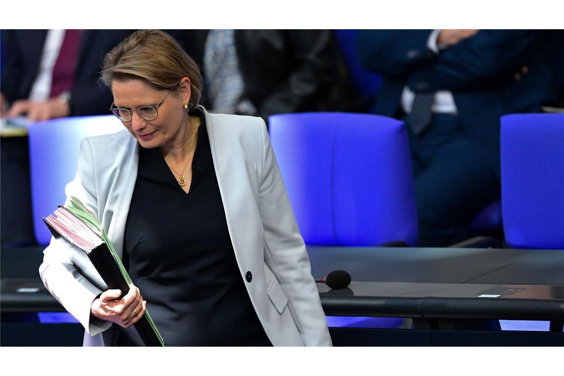 Hubig möchte Schwarzfahren entkriminalisieren – Union bremst