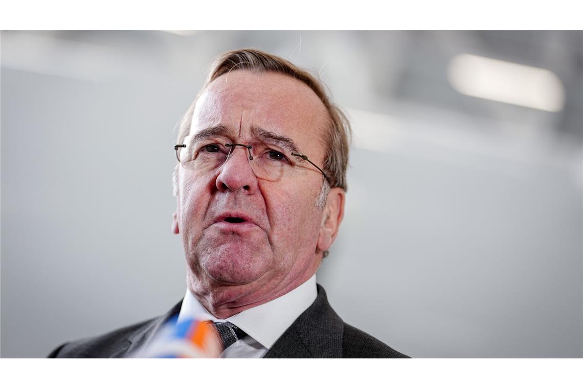 Warum Boris Pistorius im neuen "Asterix" auftritt Aus Sicht von Übersetzer Klaus Jöken hat der Pistorius aus dem "Asterix"-Band eine verblüffende Nähe zum deutschen Verteidigungsminister. (Archivbild)