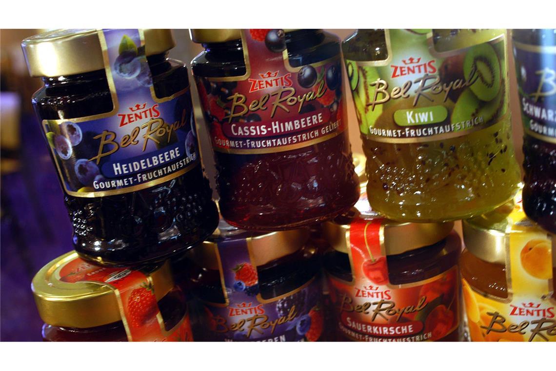 Aus Sorge vor Verunreinigung mit Plastikteilchen hat der Lebensmittelhersteller Zentis eine bestimmte Charge von Heidelbeer-Konfitüre zurückgerufen (Symbolfoto).