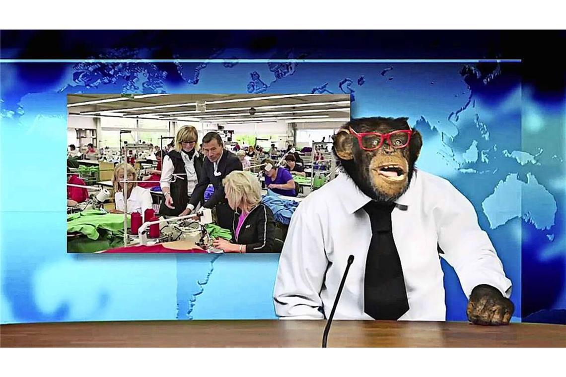 Ausgestattet mit Hemd, Krawatte und Brille: Ein lebender Schimpanse in einem der früheren Werbespots. Im Hintergrund ist Ex-Firmenchef Wolfgang Grupp eingeblendet.